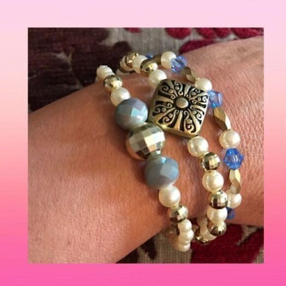 NWOT. Set of 3 Beautiful Stretchy Bracelets - Picture 1 of 5